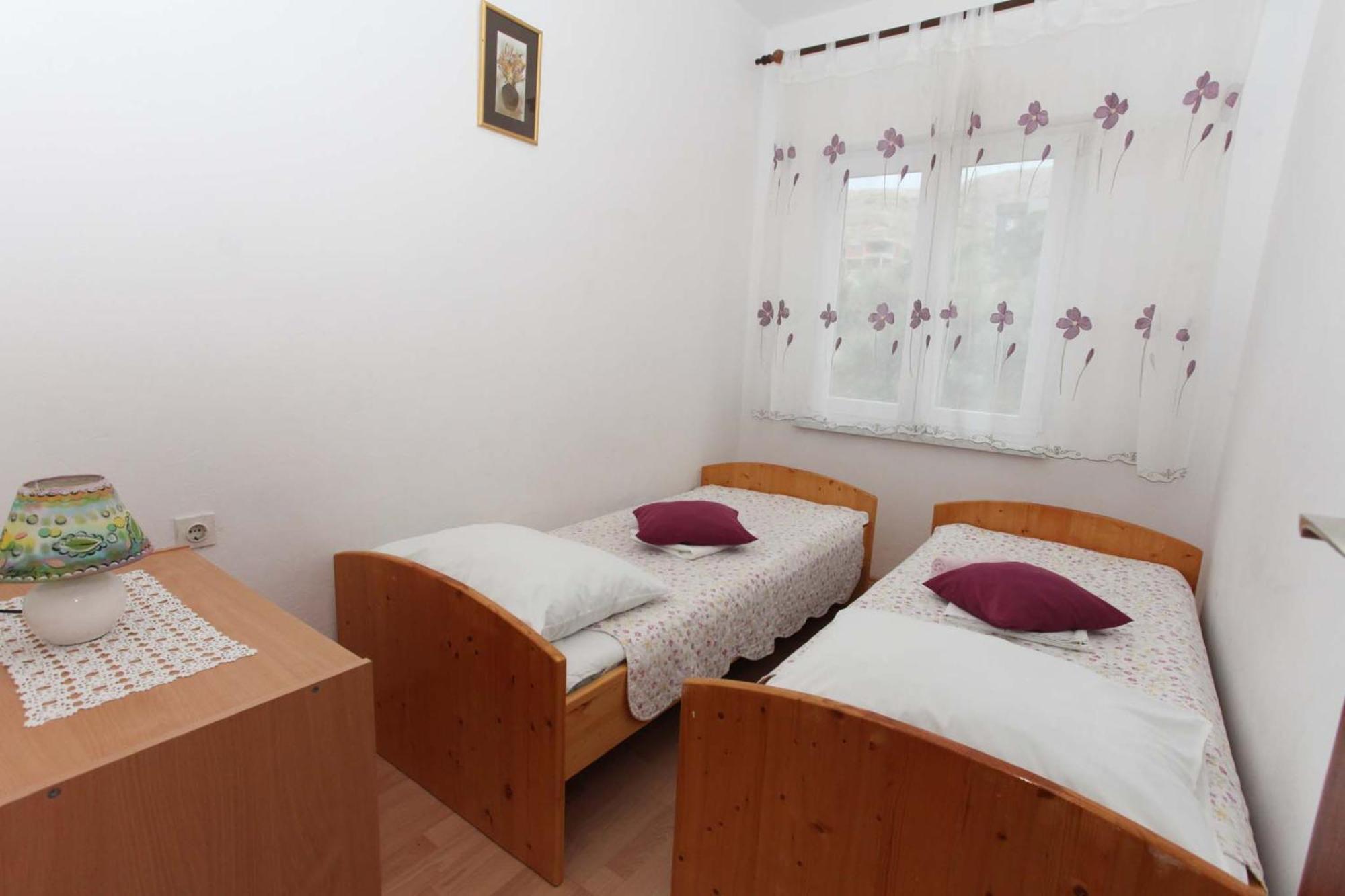 Apartmani Mila Pag Town Exterior photo