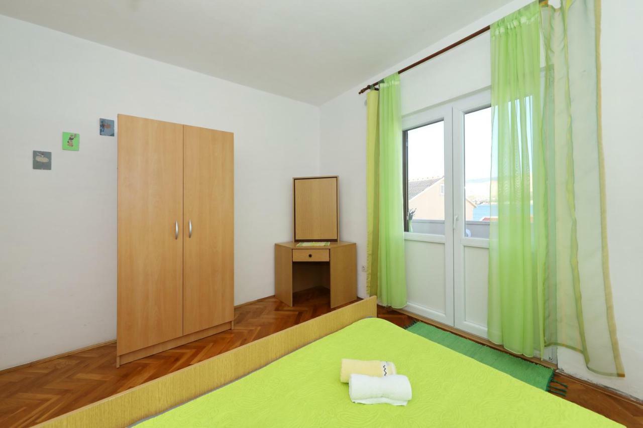 Apartmani Mila Pag Town Exterior photo